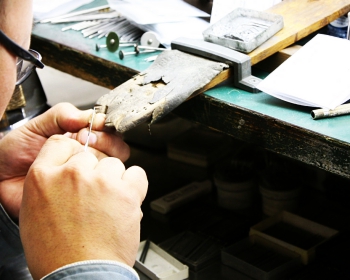 エタニティリング石留め