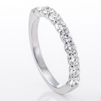 ハーフエタニティリング