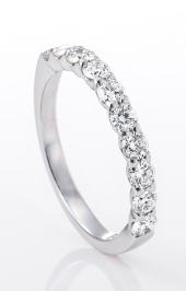 ハーフエタニティリング