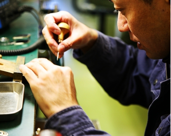 エタニティリング石留め